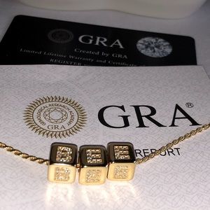 VVS gra certified diamond moisannitte charm for a bumble bee passes diamond test